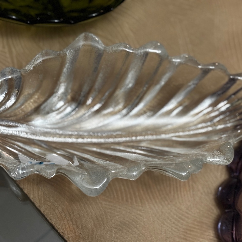 Elegant Crystal Vintage Leaf-Shaped Dish